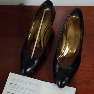 Joan & David capretto Navy blue women's flats